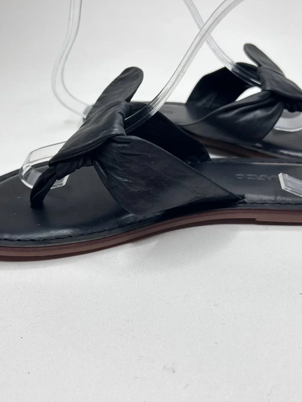 Womens BERNARDO Lillian Black Leather Bow Thong Flip Flops Sandals Size 8.5 M - Picture 5 of 9